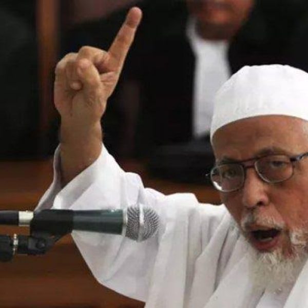 Cegah Corona, Kuasa Hukum Ajukan Surat Pembebasan Abu Bakar Ba’asyir ke Presiden