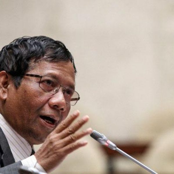 Pemerintah Pastikan TKA Asal Tiongkok Ditunda Masuk Indonesia