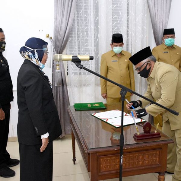 Sekdaprov Sumut Lantik Dua Pejabat Administrator