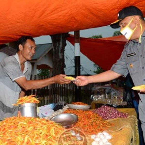 Gubernur Gorontalo Pantau Protokol Kesehatan di Pasar Mingguan