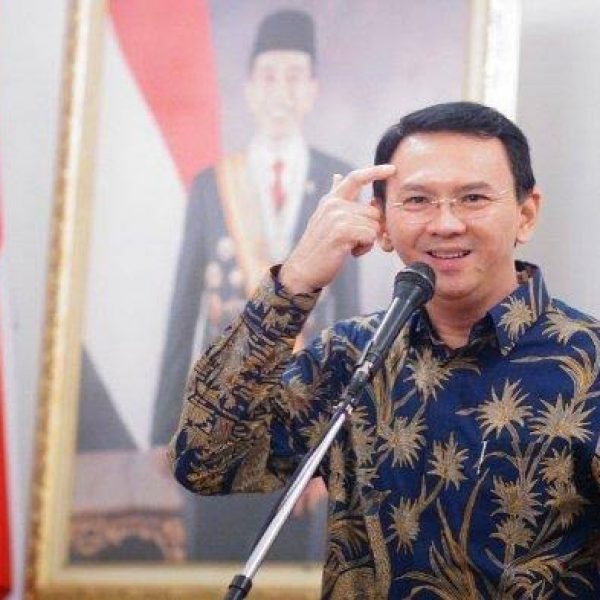 Sentil Heru Soal Penonaktifan NIK KTP Jakarta, Ahok: Merepotkan Warga