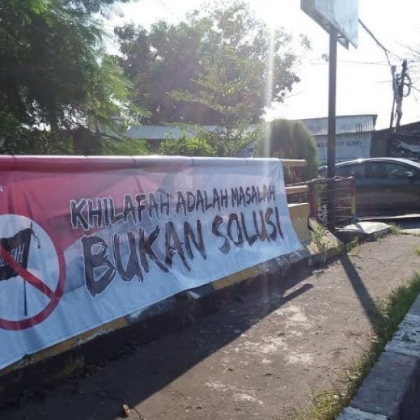 Spanduk Penolakan Terhadap Khilafah Terpasang di Jalan Diponegoro, Kota Cirebon