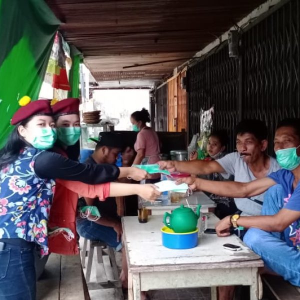 DPD RI Kalbar Gandeng PMKRI Pontianak Bagikan Masker Gratis