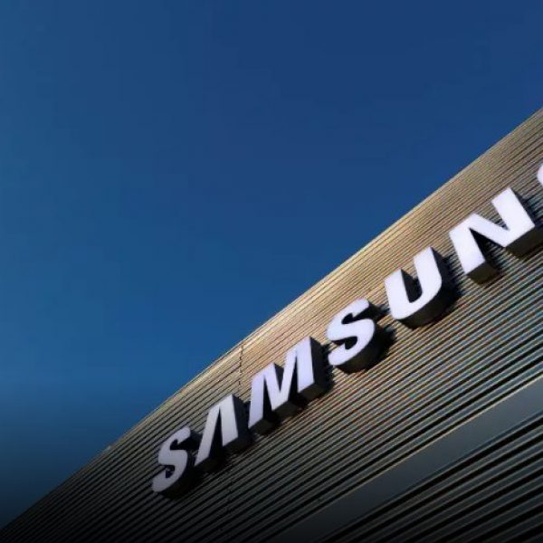 Bos Besar Samsung Tutup Usia