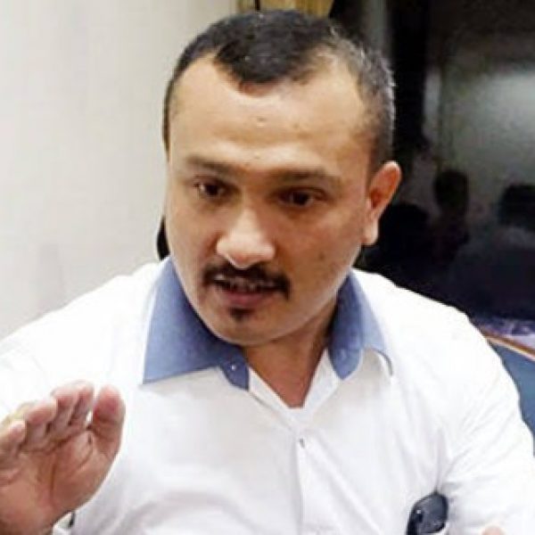 Ridwan Kamil dan Mahfud MD Debat di Twitter, Ferdinand: Nggak Malu?