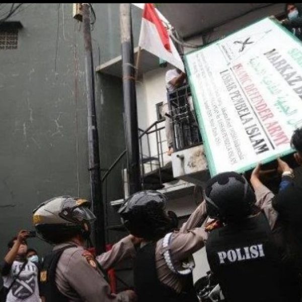 Kapolri Teken Maklumat Larang Simbol FPI di Masyarakat, Berikut Isinya!