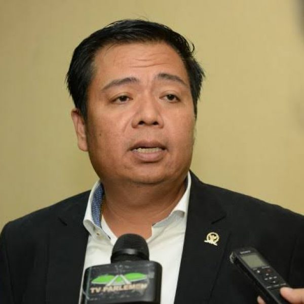 Lasarus Sindir Balik Sutarmidji Soal Infrastruktur di Kalimantan Barat