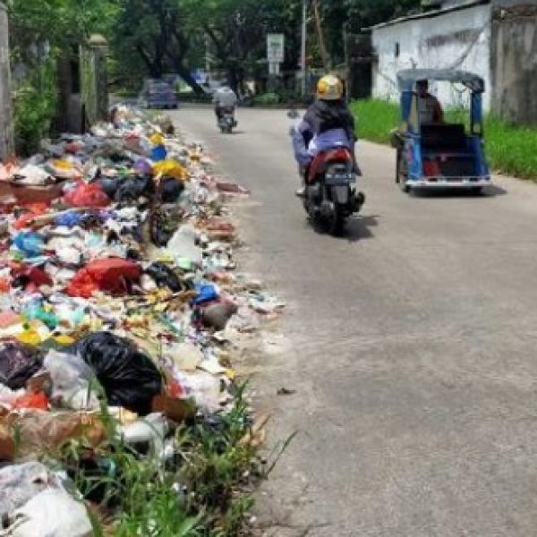 Gunungan Sampah di Jalan Nikel Raya Makassar, Walkot: Camat Tak Kerja!