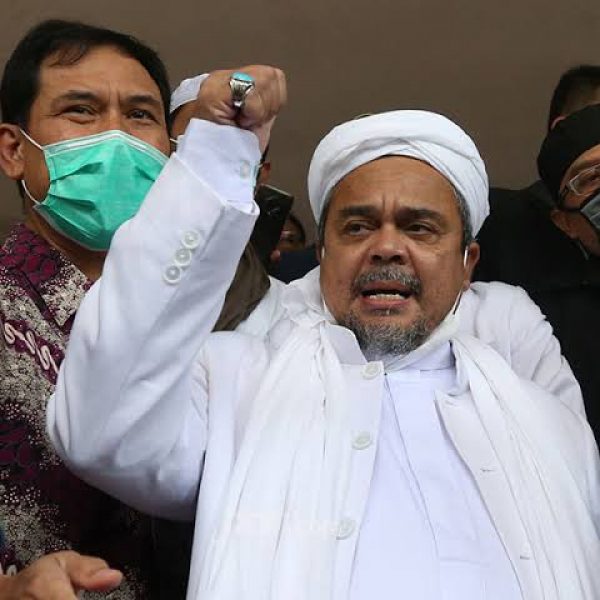 Saksi Sebut Kerumunan Terjadi Spontan, Rizieq: Tak Bisa Dicari Kambing Hitam!