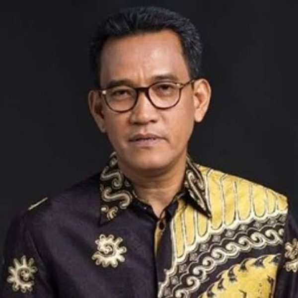 JK Sebut Jokowi Telah Berubah, Refly Harun: Presiden Memang Butuh Evaluasi!