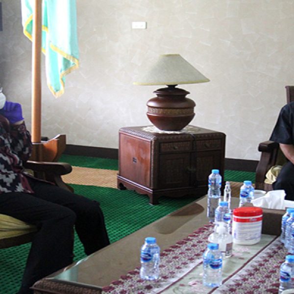 Uskup Agung Pontianak Temui Sutarmidji Bahas Polemik PPPK Guru Agama