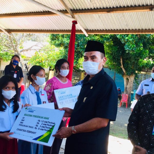 Bupati Djafar Beri Santunan Kematian BPJamsostek Sebesar Rp42 Juta