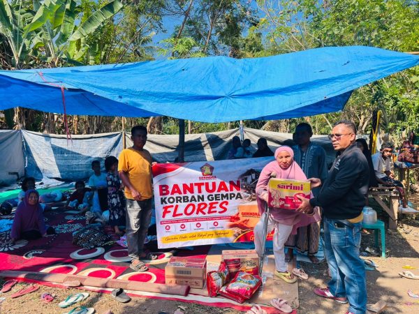 Peduli Korban Gempa Ende, DPW Gerindra NTT Salurkan Ratusan Paket Beras dan Mie Instan