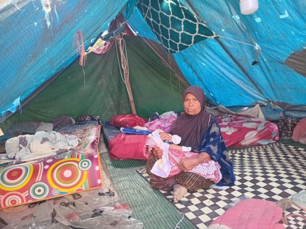 Kisah Pilu Penyintas Gempa Flores di Wolowaru: Mengungsi di Tenda Seadanya Bersama Bayi Berusia Satu Bulan