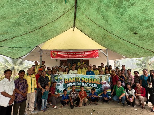 Wujudkan Solidaritas, Pemuda Katolik Komda Kalbar Gelar Bakti Sosial di Stasi Kalimas Kubu Raya
